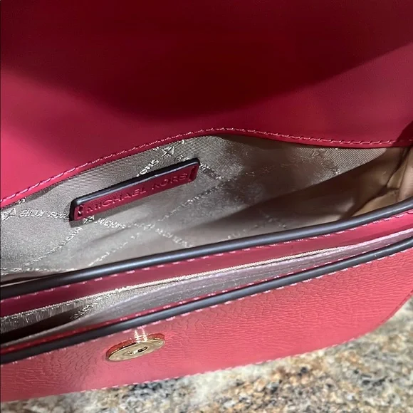 Michael Kors NWT Travel Small Grained Leather Crossbody Bag - Picture 7 of 11